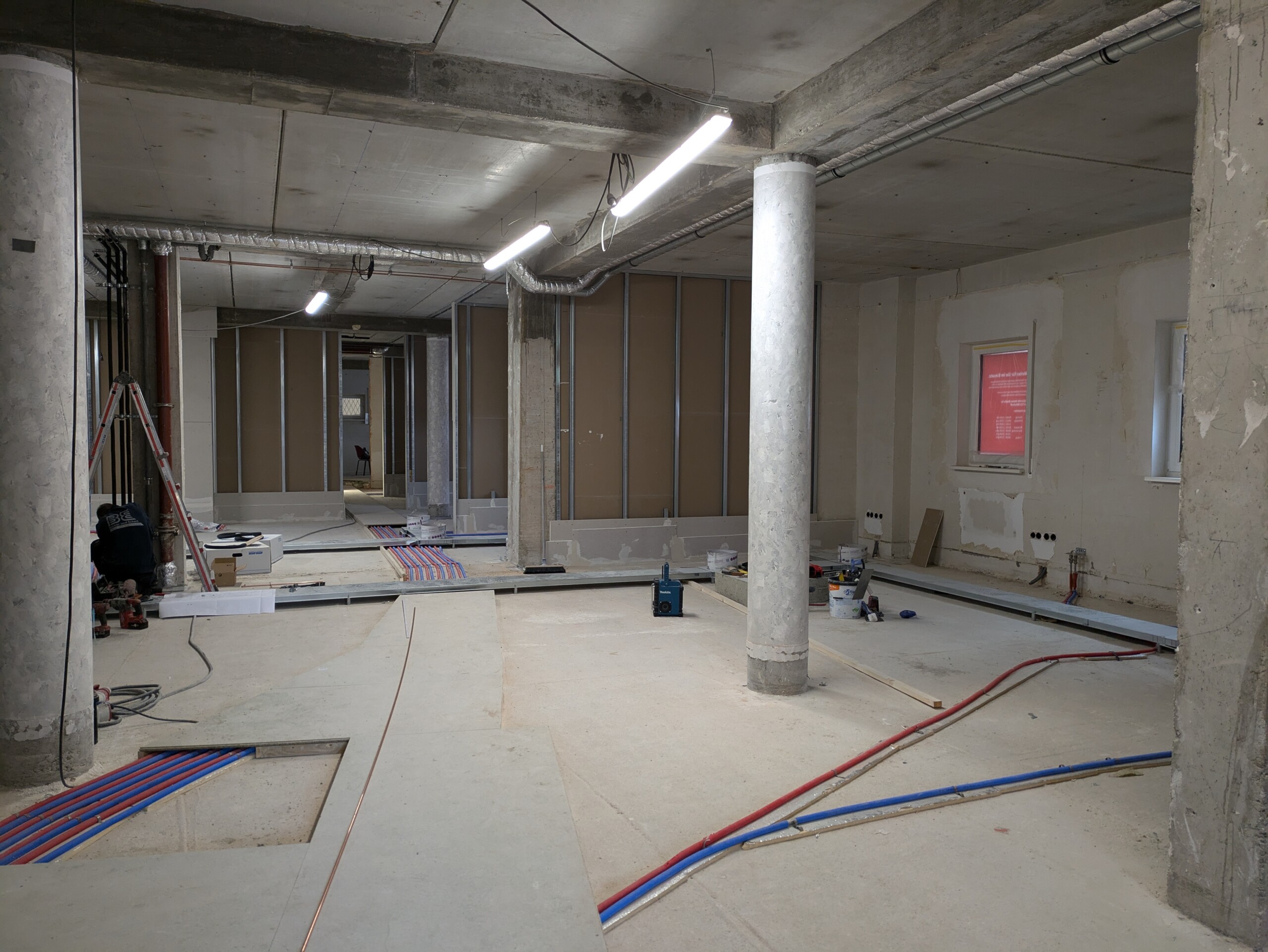 Baustelle Innenausbau Bankfiliale Wilsdruff mit Rohbauarbeiten